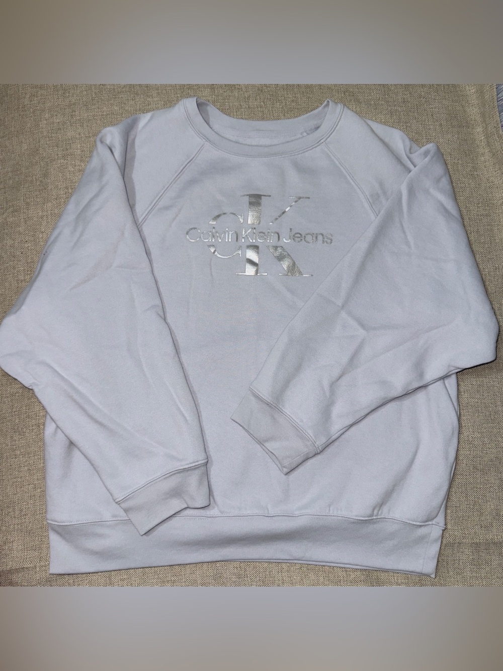 Calvin Klein Jeans Women’s XL Metallic Silver CK Logo Sweatshirt Lavender Pastel